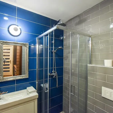 Bluebel Luxory In The Center Апартаменты *